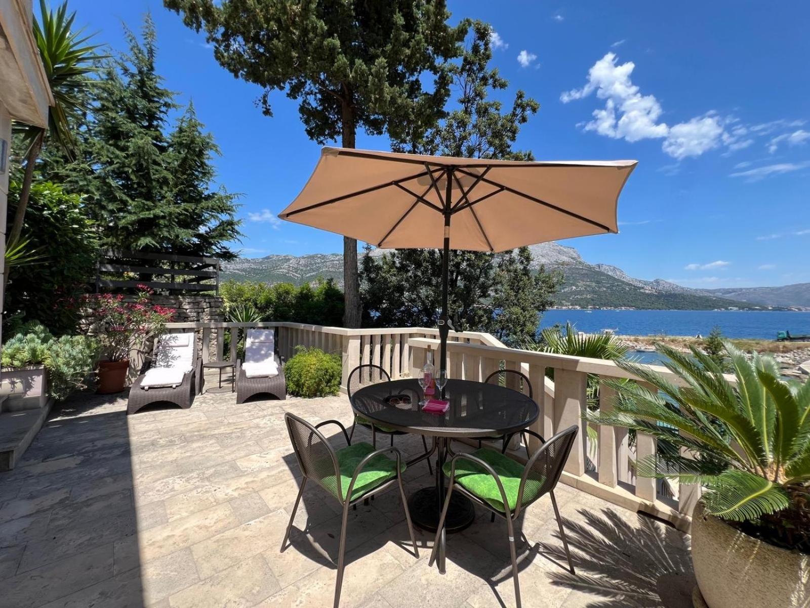 Villa Jade Apartments Front Row Sea View - Walk To Korcula Old Town Medvinjak Eksteriør bilde