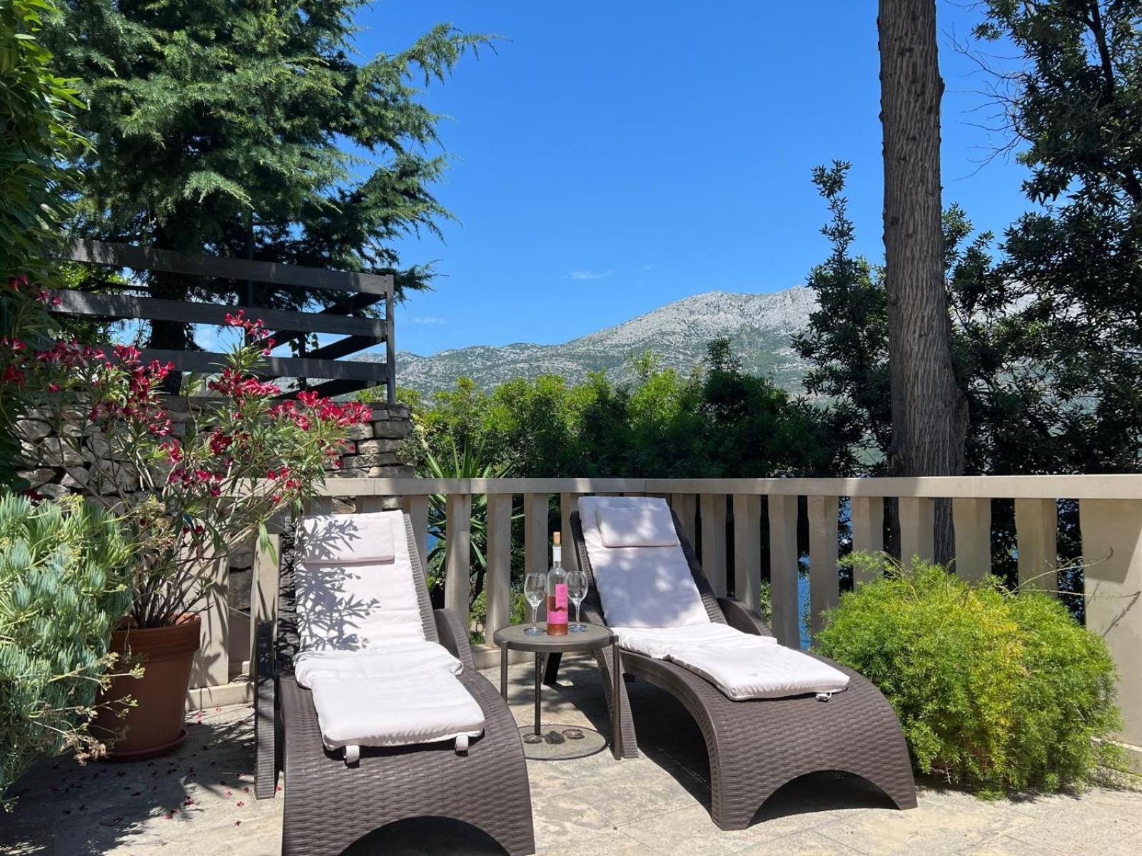 Villa Jade Apartments Front Row Sea View - Walk To Korcula Old Town Medvinjak Eksteriør bilde