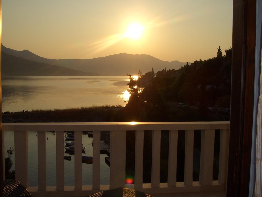Villa Jade Apartments Front Row Sea View - Walk To Korcula Old Town Medvinjak Rom bilde