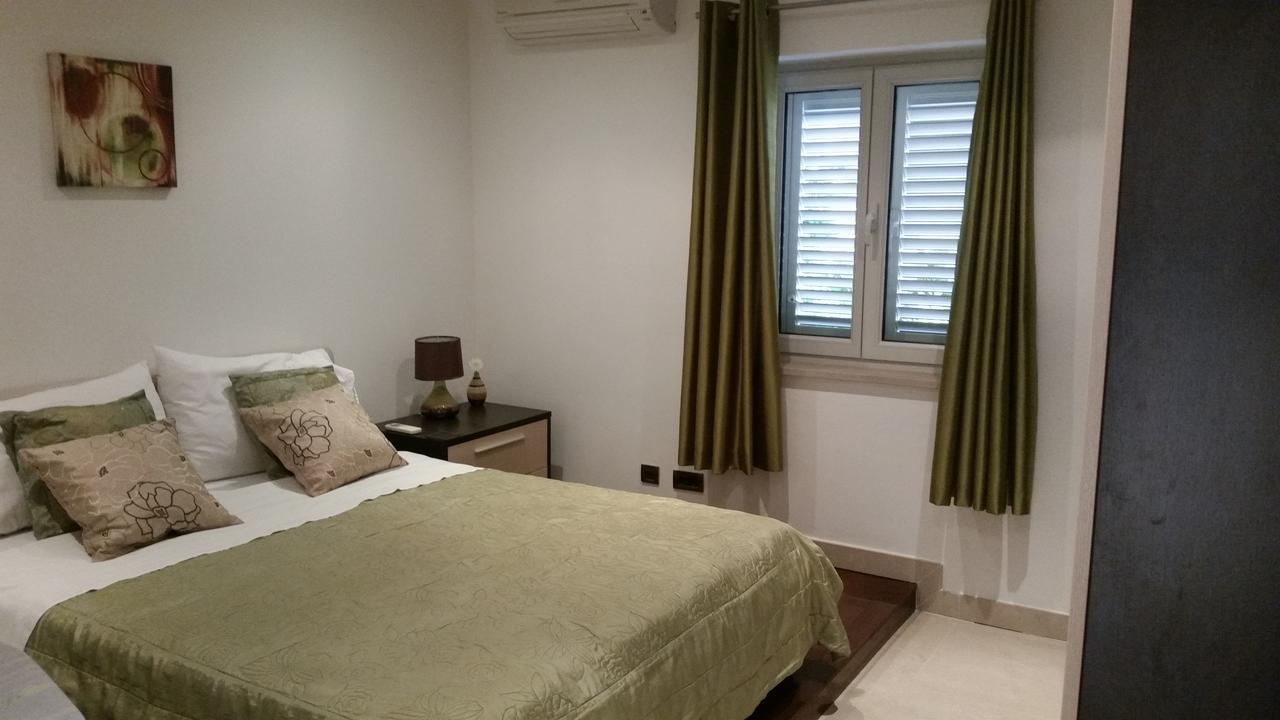 Villa Jade Apartments Front Row Sea View - Walk To Korcula Old Town Medvinjak Eksteriør bilde
