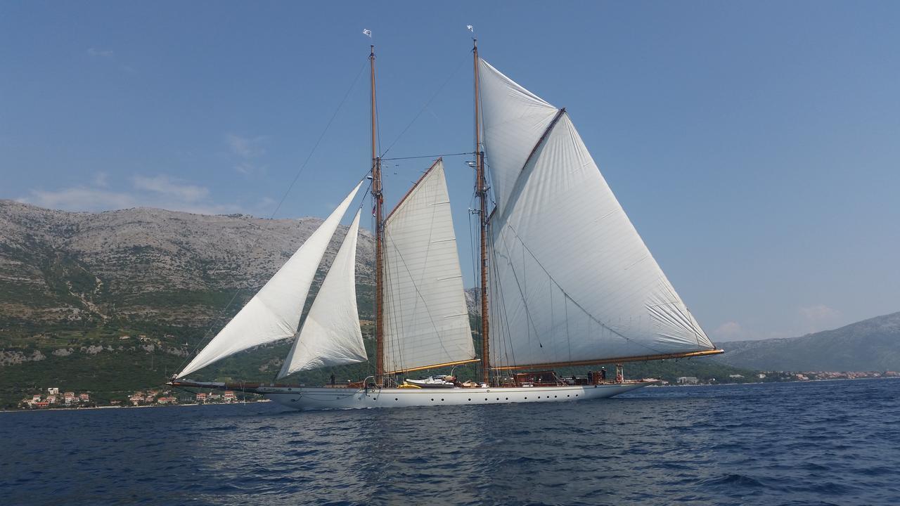 Villa Jade Apartments Front Row Sea View - Walk To Korcula Old Town Medvinjak Eksteriør bilde