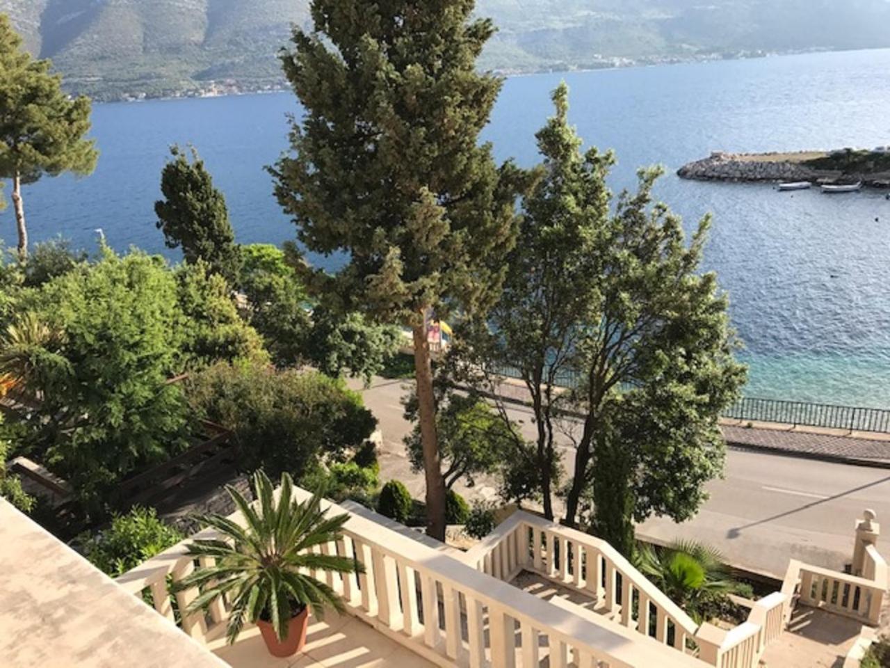 Villa Jade Apartments Front Row Sea View - Walk To Korcula Old Town Medvinjak Eksteriør bilde
